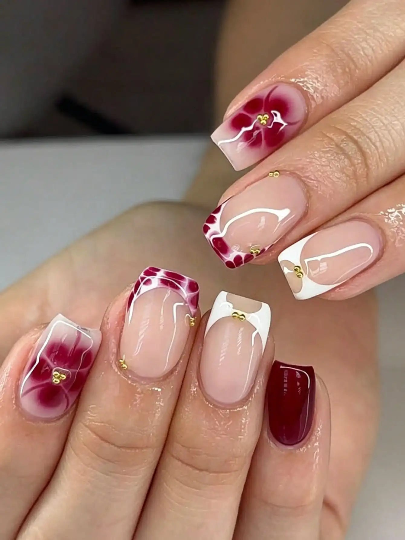 24Pcs Short Square French Flower Acrylic Press On Nails