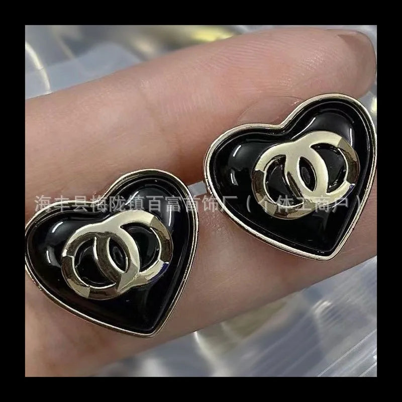 Double C Peach Heart Diamonds Retro Stud Earrings Versatile