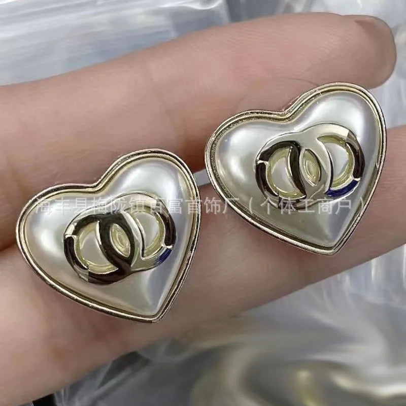 Double C Peach Heart Diamonds Retro Stud Earrings Versatile