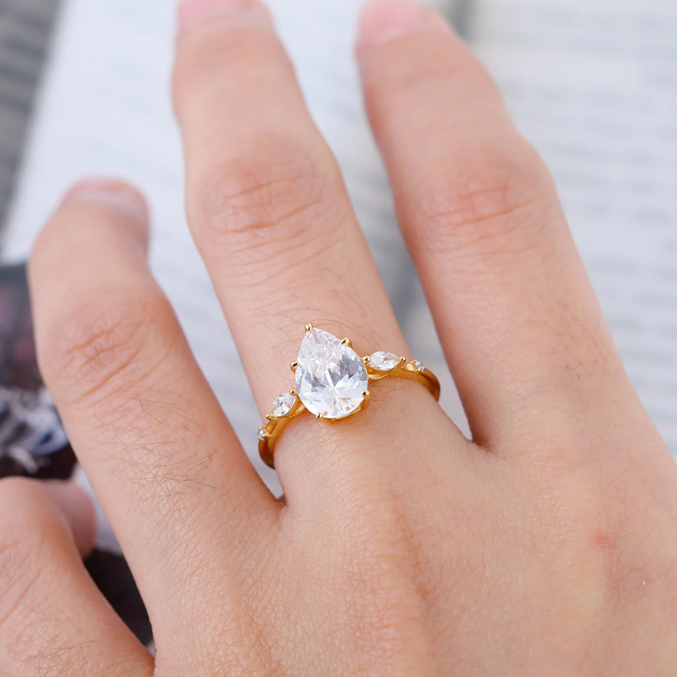 S925 Sterling Silver 2CT Teardrop Moissanite Ring Unisex