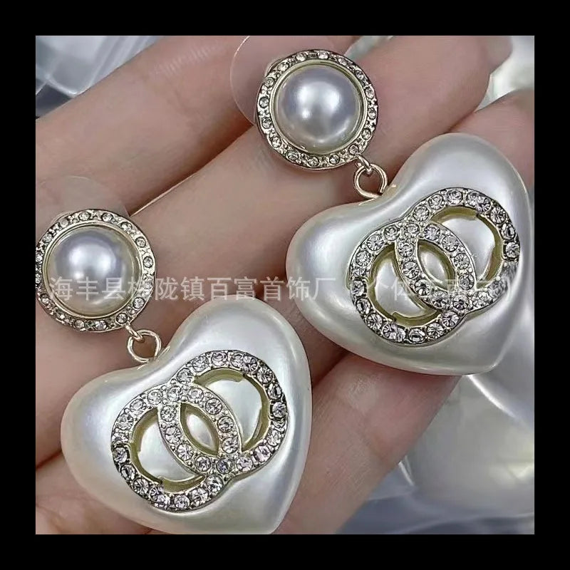 Double C Peach Heart Diamonds Retro Stud Earrings Versatile
