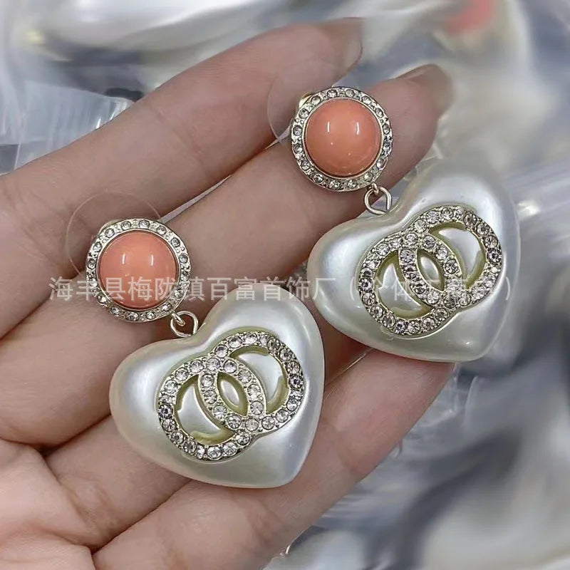 Double C Peach Heart Diamonds Retro Stud Earrings Versatile