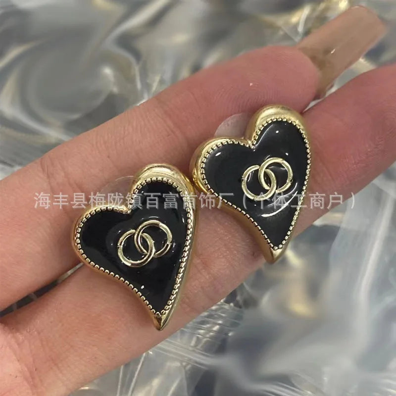 Double C Peach Heart Diamonds Retro Stud Earrings Versatile