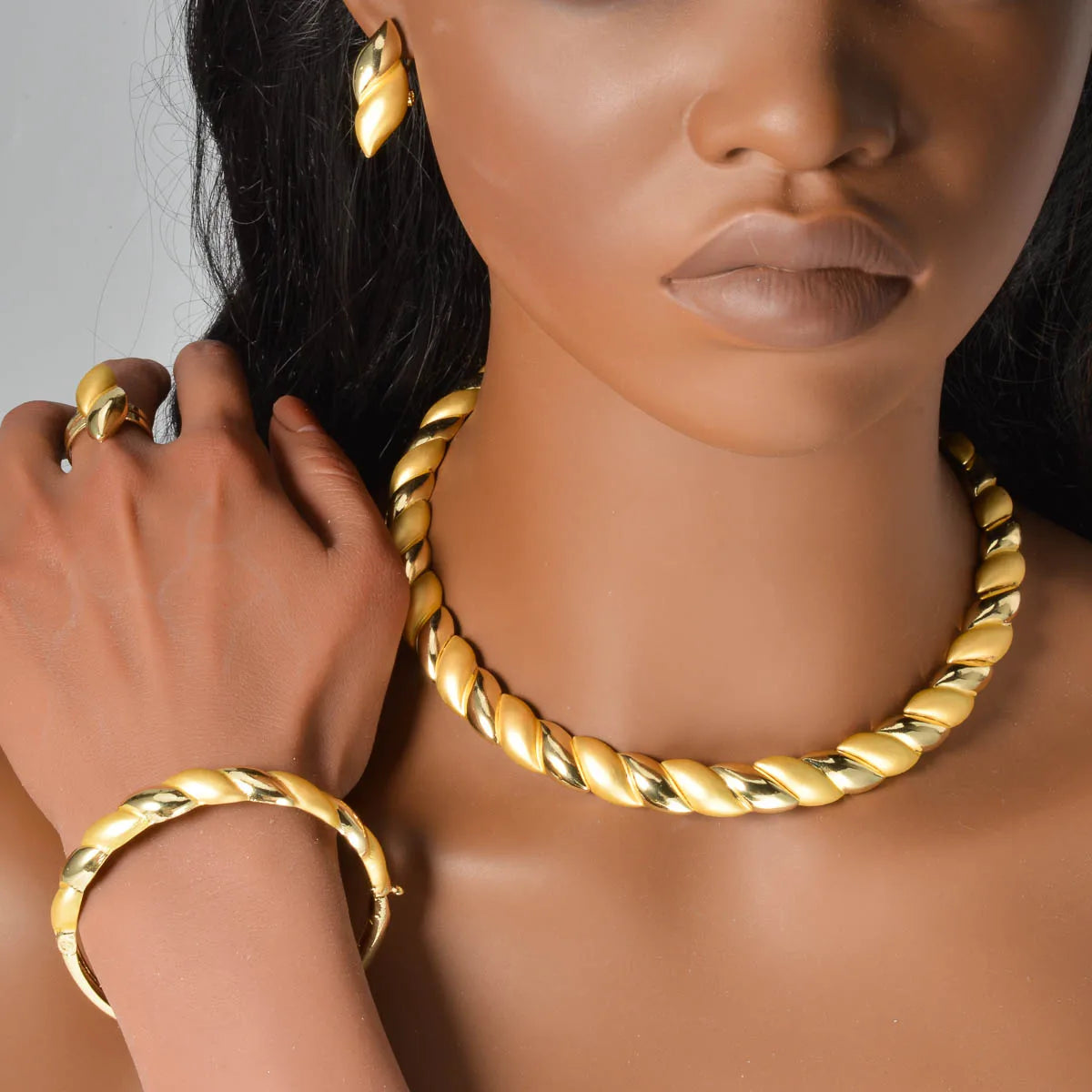 Luxury Dubai Jewelry Set Necklace Ring Earrings Bracelet