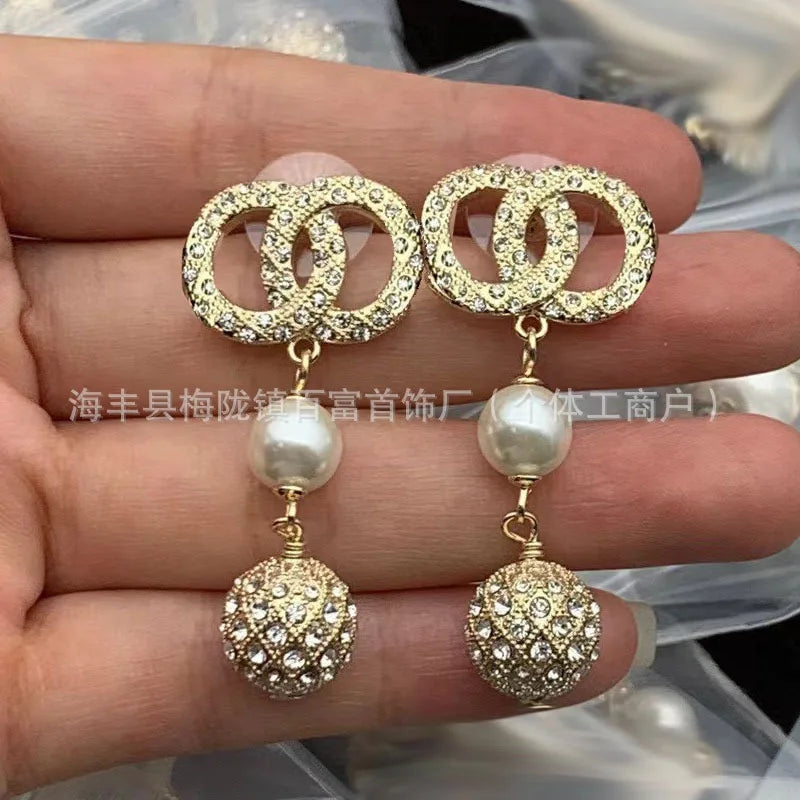 Double C Peach Heart Diamonds Retro Stud Earrings Versatile