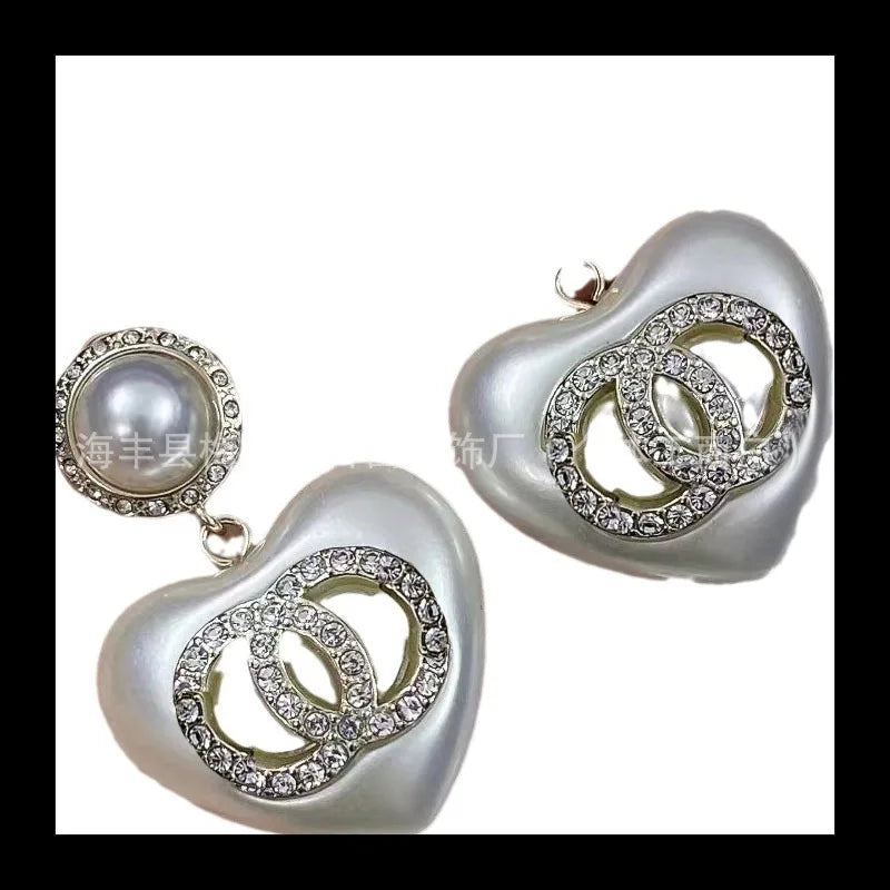 Double C Peach Heart Diamonds Retro Stud Earrings Versatile