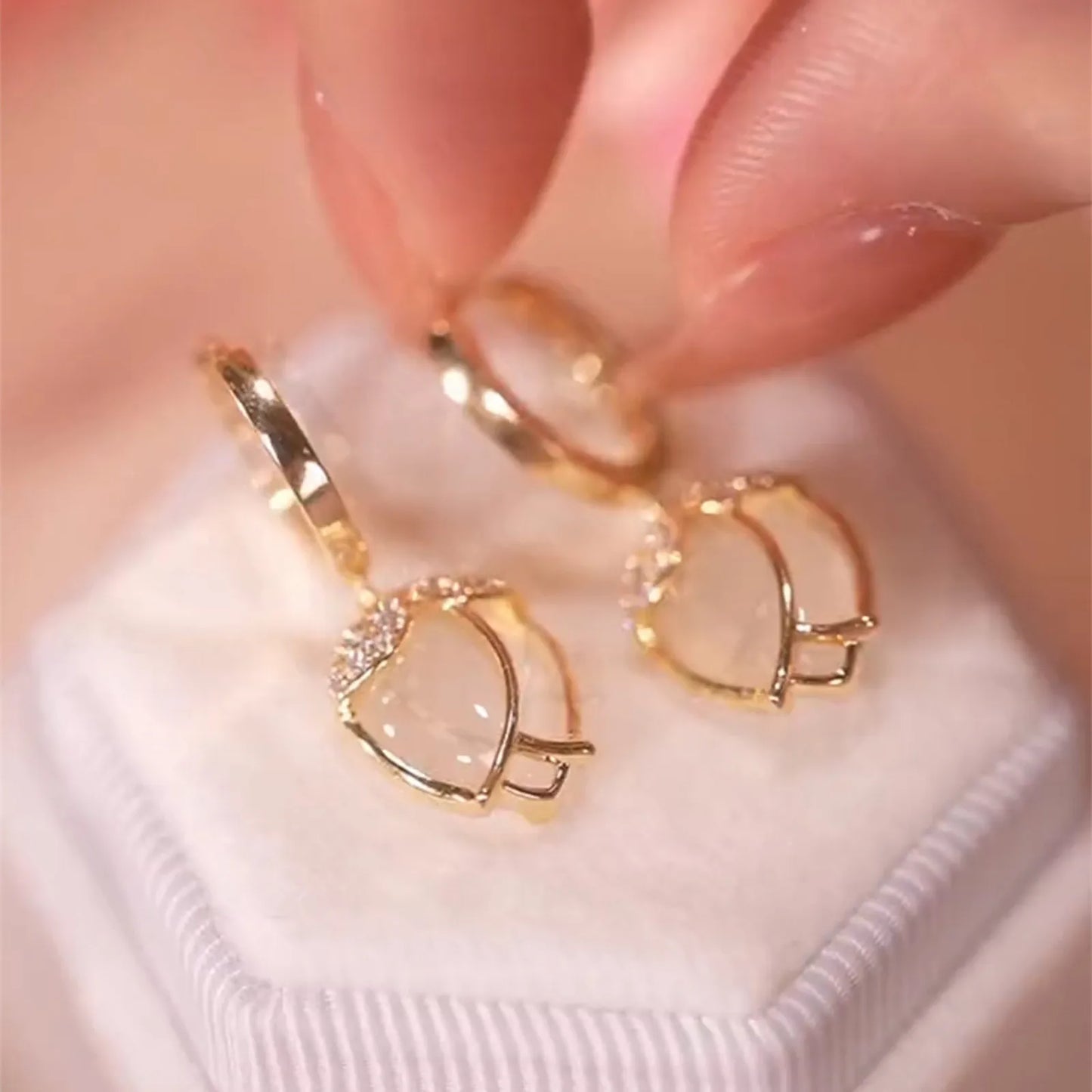 Light Luxury Cat Eye Stone Flower Earrings Fashion For Women