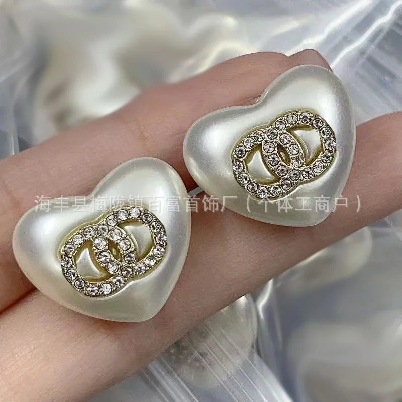 Double C Peach Heart Diamonds Retro Stud Earrings Versatile