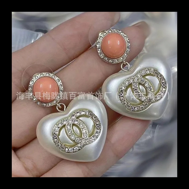 Double C Peach Heart Diamonds Retro Stud Earrings Versatile