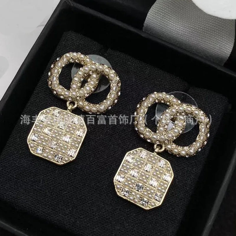 Double C Peach Heart Diamonds Retro Stud Earrings Versatile